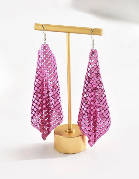 Chain Linked Dangles